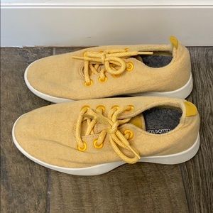 Allbirds wool runners yellow sneakers size 7.